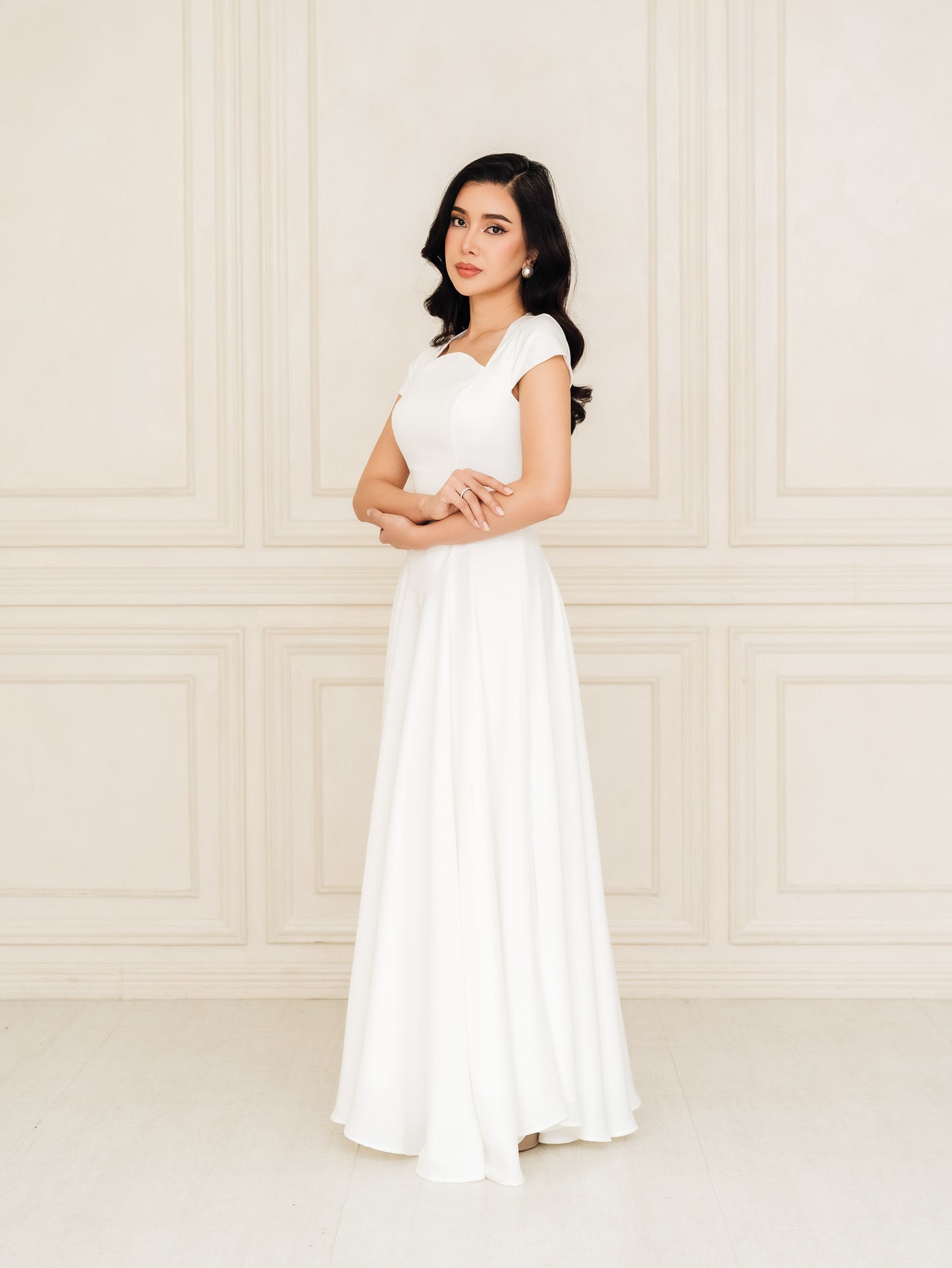 Aurora Ivory Capsleeve Flowy Maxi Dress Fleur Elize Aurora Ivory Capsleeve Flowy Maxi Dress Fleur Elize