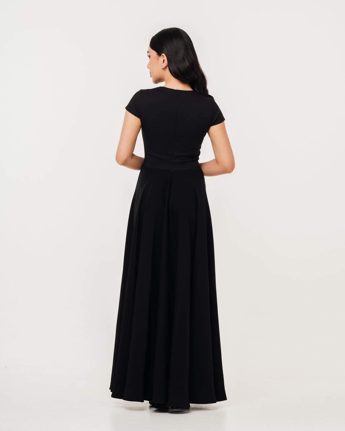 Aurora Ivory Capsleeve Flowy Maxi Dress Fleur Elize Aurora Ivory Capsleeve Flowy Maxi Dress Fleur Elize