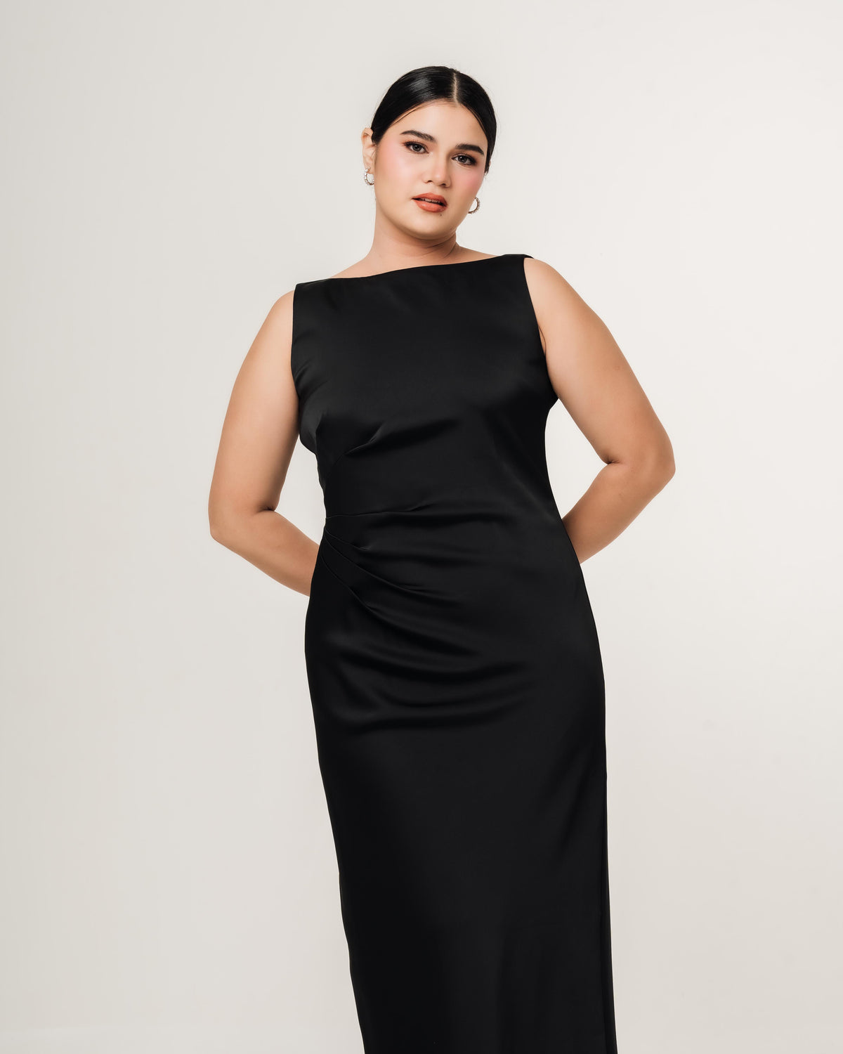  Fleur Elize Rosalind black boat neck open back dress front view elegant evening silhouette